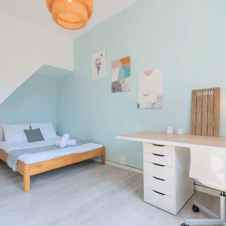 4 Bedroom & 4 Bathroom House Close To Parc Barbieux Appartamento Roubaix