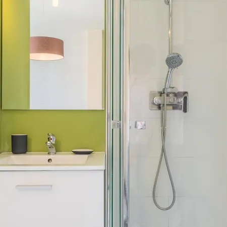 4 Bedroom & 4 Bathroom House Close To Parc Barbieux *