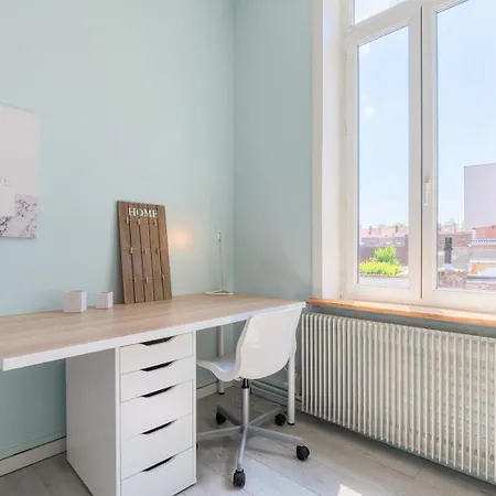 4 Bedroom & 4 Bathroom House Close To Parc Barbieux Appartamento