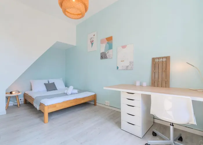 4 Bedroom & 4 Bathroom House Close To Parc Barbieux Appartement Roubaix