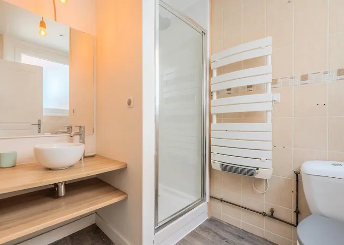 4 Bedroom & 4 Bathroom House Close To Parc Barbieux *