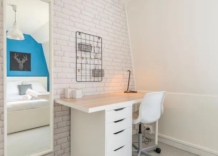 4 Bedroom & 4 Bathroom House Close To Parc Barbieux Appartement