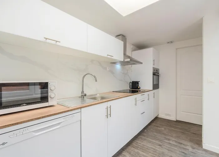 Appartement 4 Bedroom & 4 Bathroom House Close To Parc Barbieux *