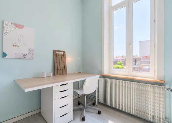 4 Bedroom & 4 Bathroom House Close To Parc Barbieux Appartement